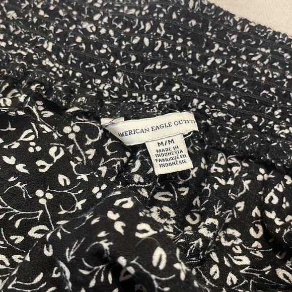 AMERICAN EAGLE FLOW SHORTS - Picture 3 of 3